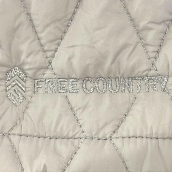 NEW Free Country Woman’s Small Vest Color Silver Chip Built to Last - Picture 5 of 9